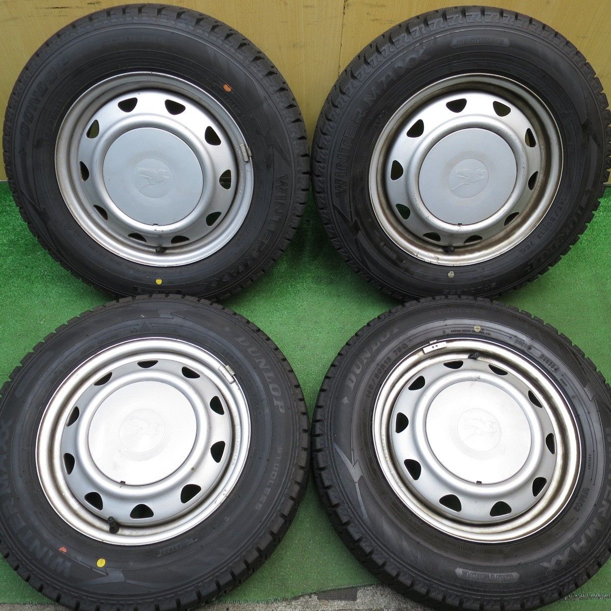 バリ溝！22年！8.5分☆スタッドレス 145/80R13 ダンロップ ウインター 