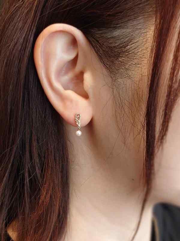 WISP ウィスプk18 リボン あこやパールピアスダイヤモンド付き