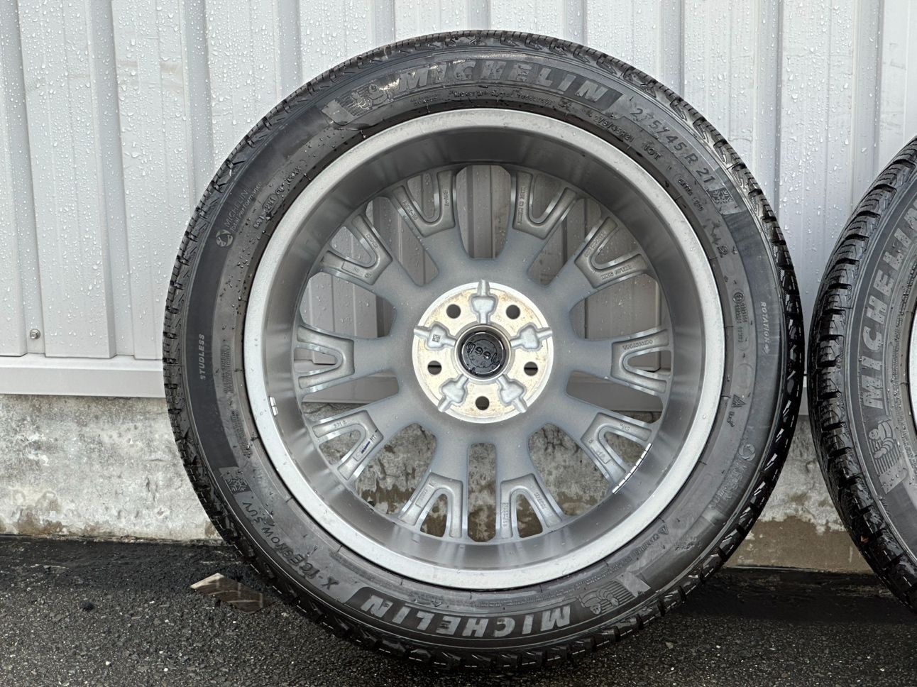 センターキャップ有り 21インチ