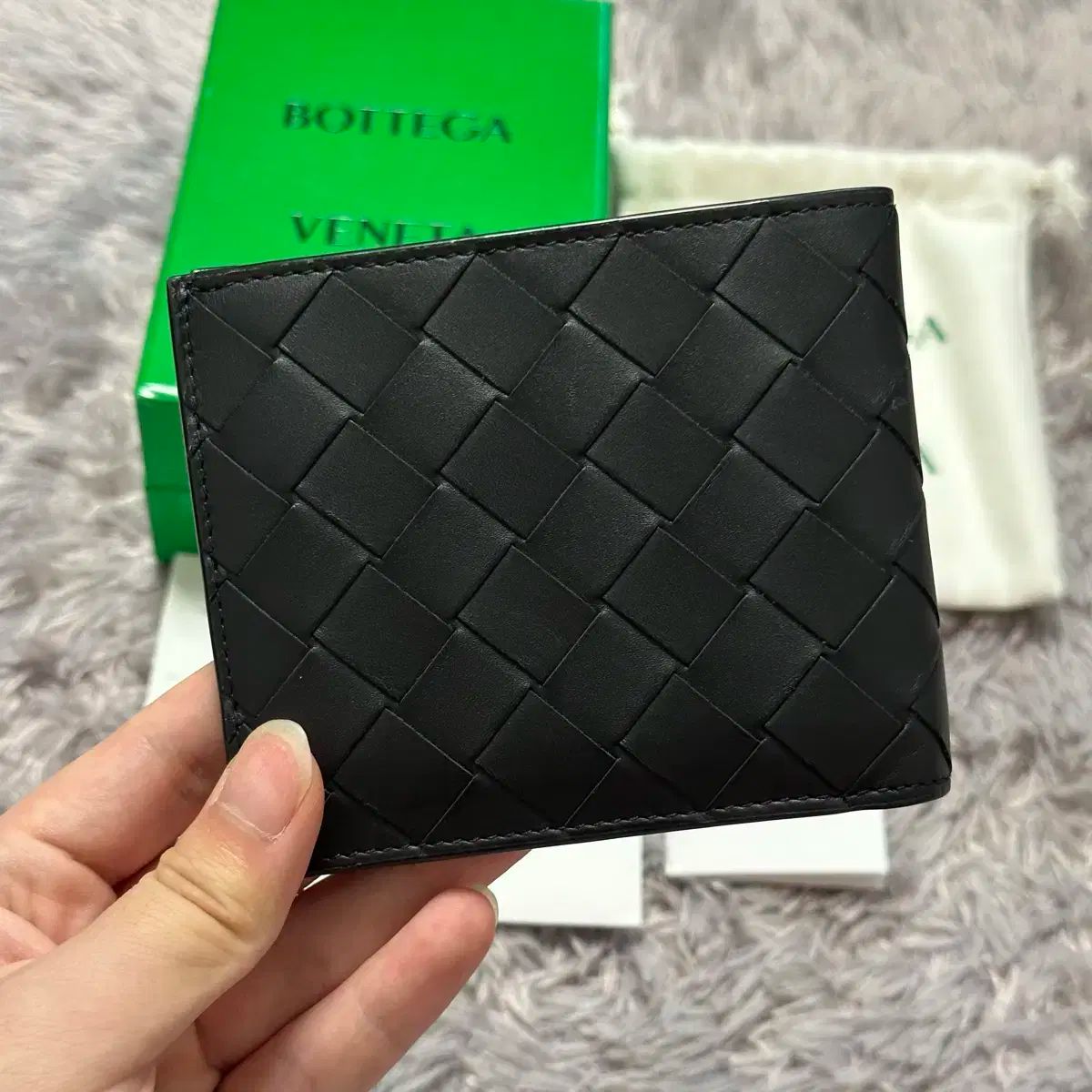 ▼BOTTEGA VENETA ボッテガヴェネタ イントレチャート ワンショルダーバッグ ブラック 黒 編み込み 保存袋付き ハンドバッグ 女性用RM1193  BOTTEGA VENETA ボッテガヴェネタ イントレチャート カードケース