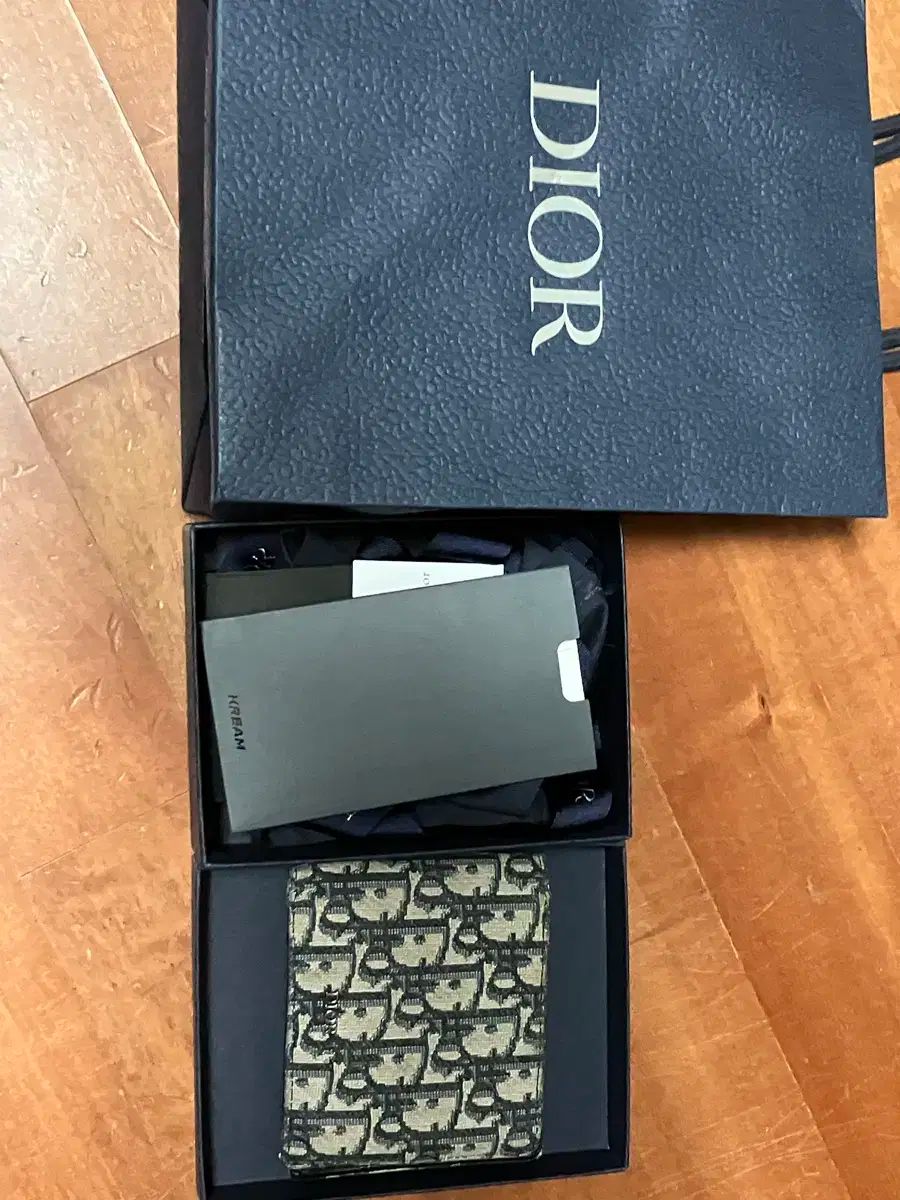 【日本未入荷！】オブリーク大人格好いい Dior 二つ折り財布 Dior DIOR OBLIQUE(ディオール ディオールオブリーク) 財布
