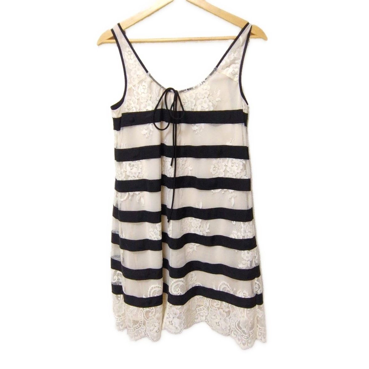 BCBGMAXAZRIA ホワイトミニワンピース サイズ4 BCBGMAXAZRIA ホワイトミニワンピース サイズ4 BCBGMAXAZRIA ホワイト