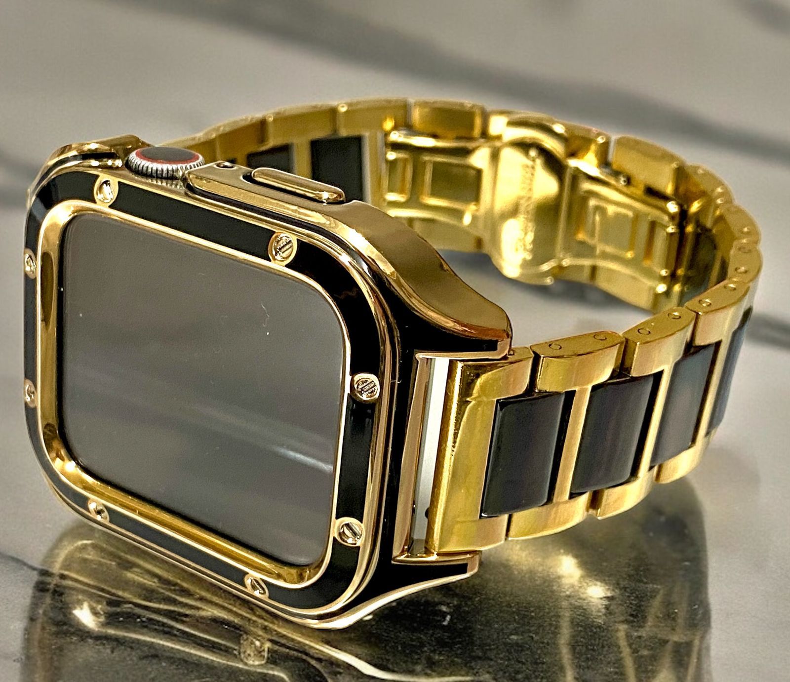 ブラック　ゴールド　8スクリュー アップルウォッチ ステンベルト セラミック　保護　カバー　ケース メンズ レディー Apple Watch バンド
