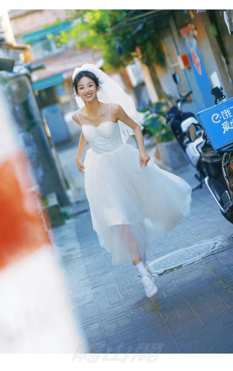 2025 吊り紐付きウェディングドレス 白 Aラインロング 小柄女性向け フランス風レトロ小白ワンピ 結婚式 前撮りにもWP 109