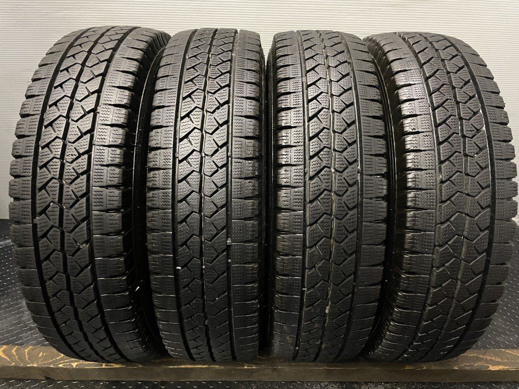 BS BLIZZAK VL1 165R13LT 8PR 13インチ スタッドレス 4本 2018年製 バリ溝 タウンエース等 (TA597) -  メルカリ