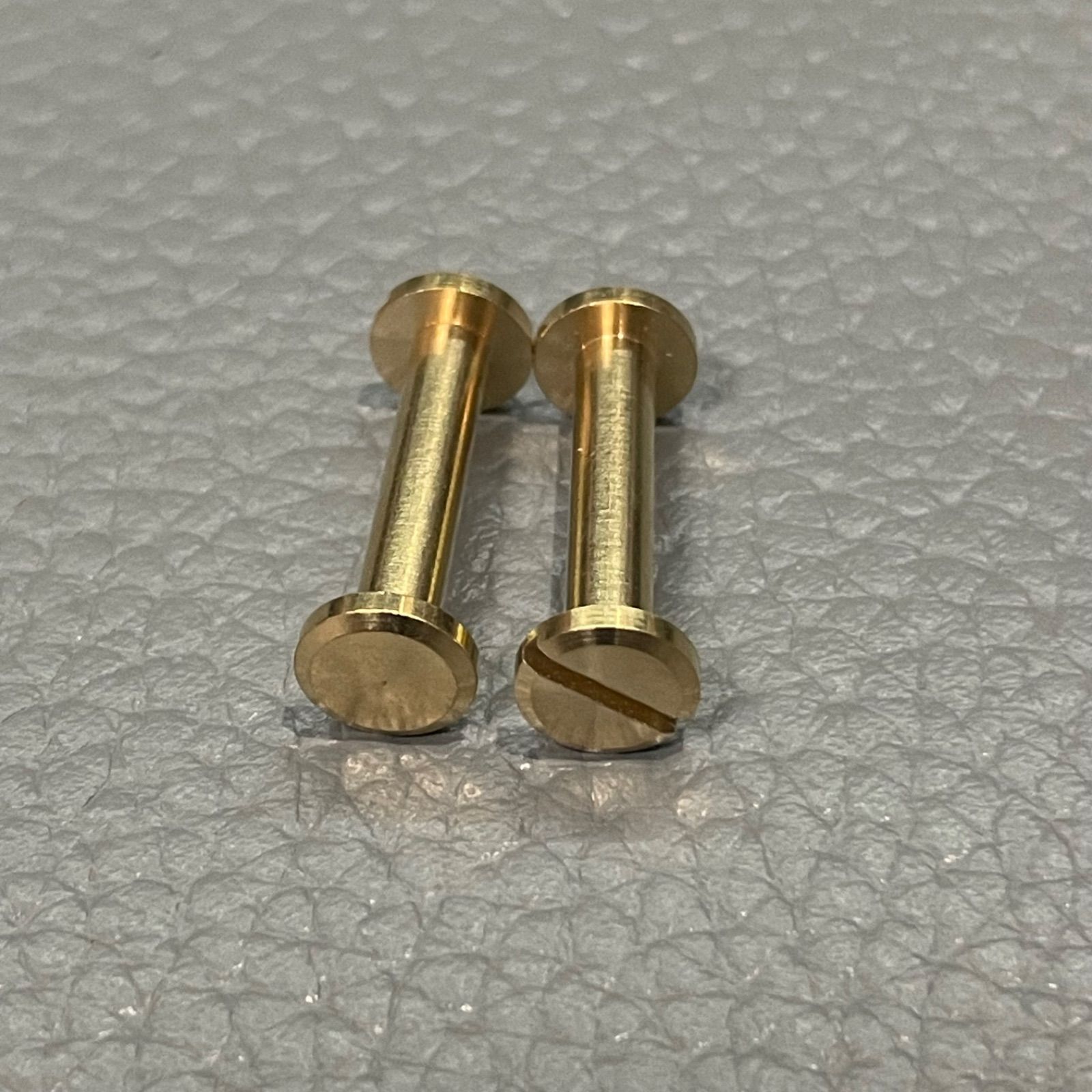 真鍮製 20mm コンチョネジ シカゴスクリュー 10個セット