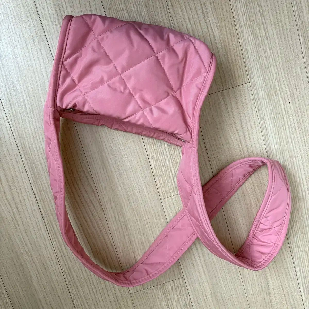 COS COS コス ダイアモンド Quilted クロスバッグ メッセンジャーバッグ ピンク