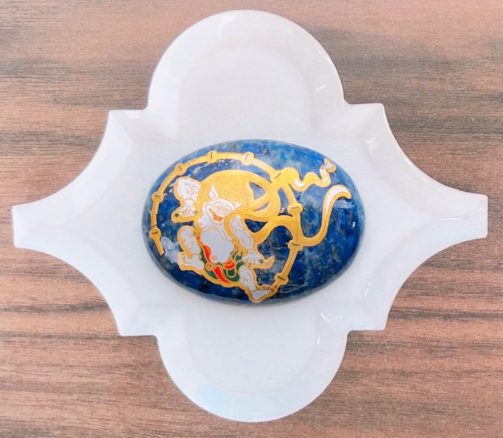 ☆〜天然石 ラピスラズリ 蒔絵風 風神雷神 風神 帯留め 40×30 