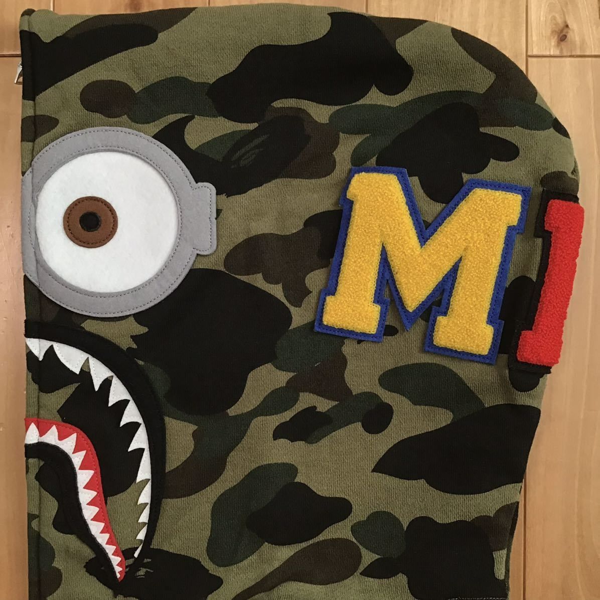 ミニオン シャーク パーカー Lサイズ a bathing ape BAPE camo MINIONS