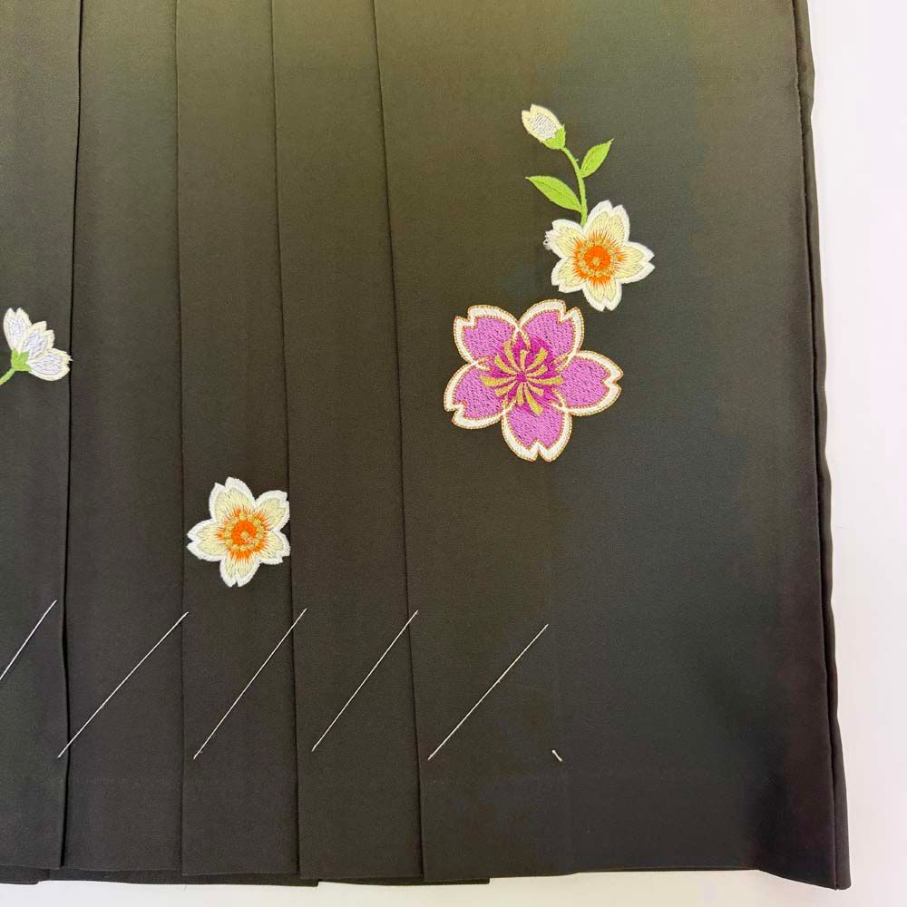 袴 2L size 紐下丈98.5cm 行灯袴 卒業袴 女性用袴 ぼかし 刺繍 緑 黄緑 4732