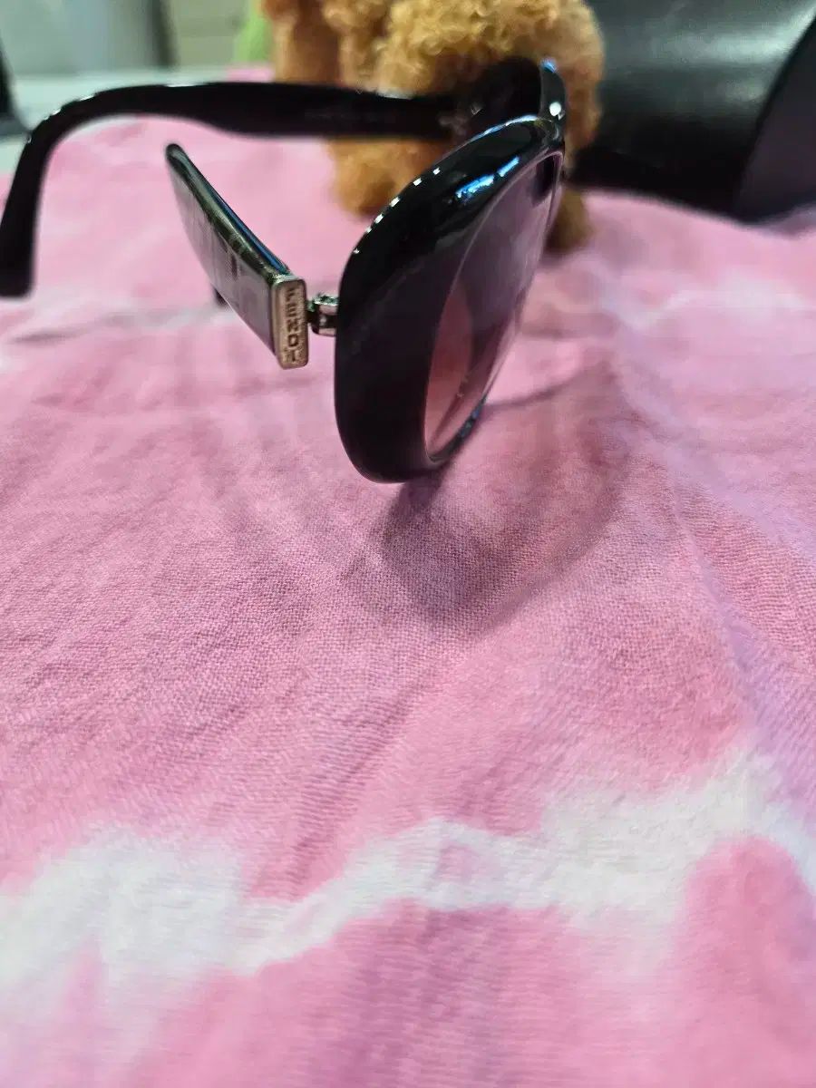 FENDI（フェンディ) FENDI サングラス ケース 付き - メルカリ