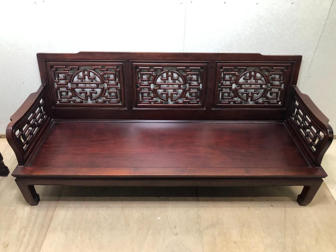 花梨の彫刻長椅子 肘掛け付き 3人掛け 豪華彫刻 人気 中国家具　75063-1 花梨の彫刻長椅子 肘掛け付き 3人掛け 豪華彫刻 人気 中国家具 75063-1