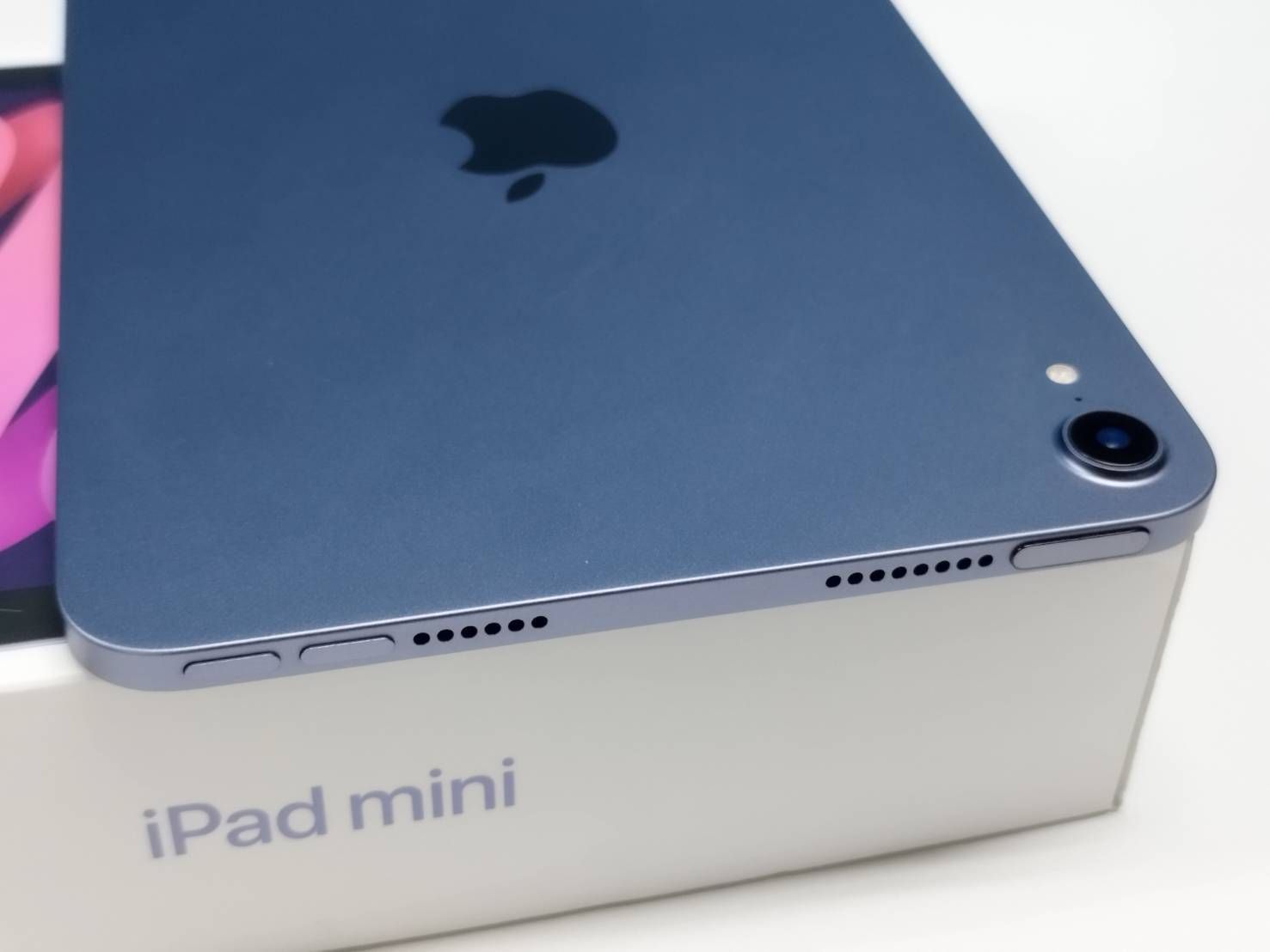 美品】iPad mini 第6世代/Wi-Fi/256GB/A2567（MK7X3J/A）