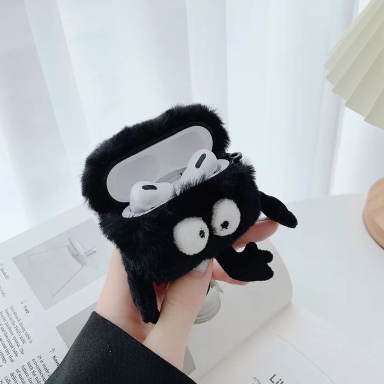 AirPods pro ケース エアーポッズ まっくろくろすけ - メルカリ