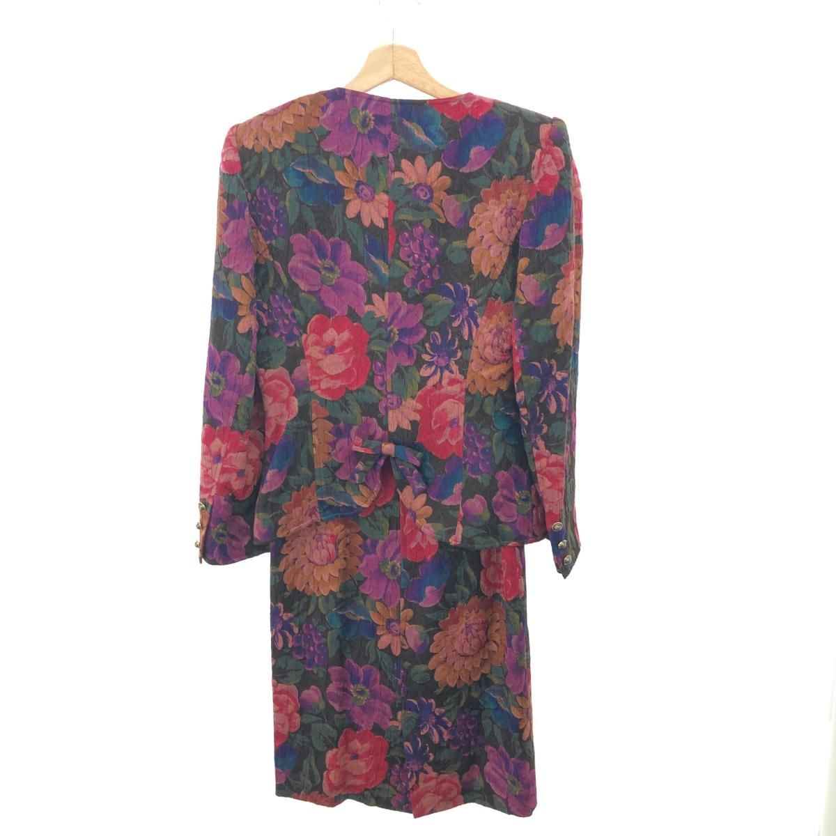 ungaro solo donna ウンガロ ノーカラージャケット×スカート