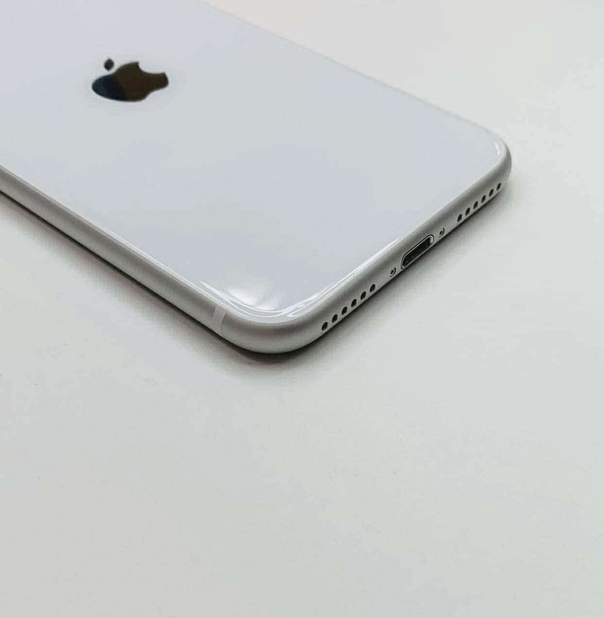 iPhone SE 節約 第2世代 128GB SIMフリーバッテリー100%white 極 iPhone SE 節約 第2世代 128GB SIMフリーバッテリー100%white 極