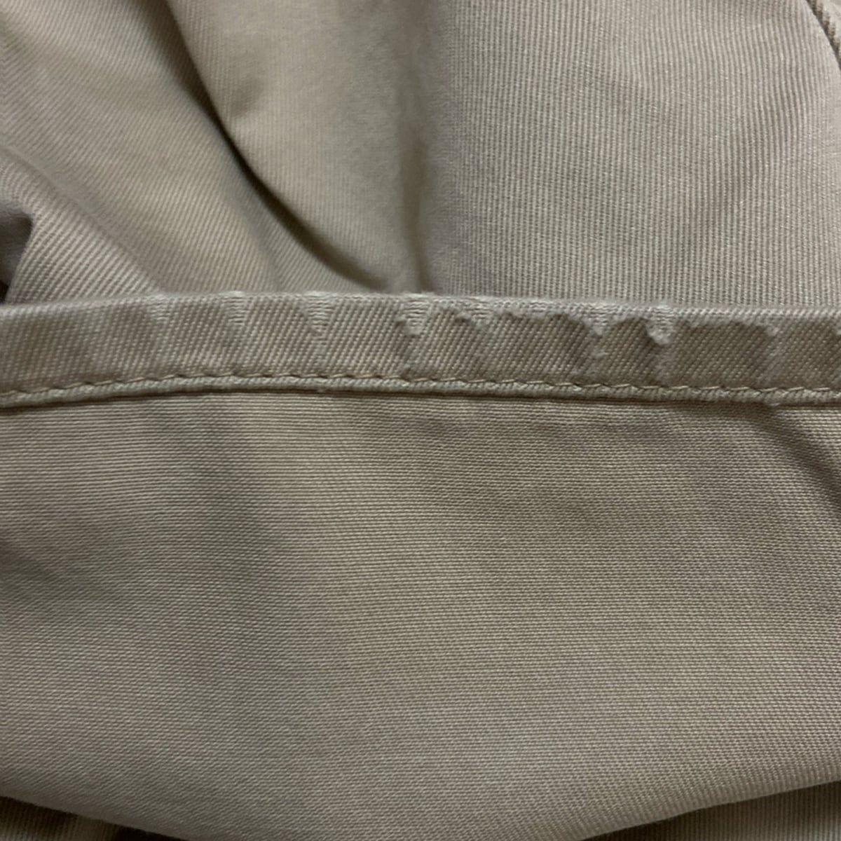 - ベージュ