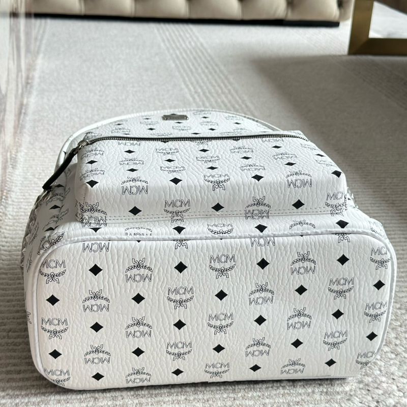 MCM エムシーエム モノグラム ヴィセトス柄リュックスタッズ
