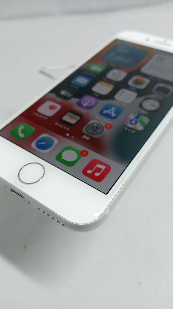 美品！動作確認済！ iPhone7 A1779 256GB 本体 シルバー SIMフリー 