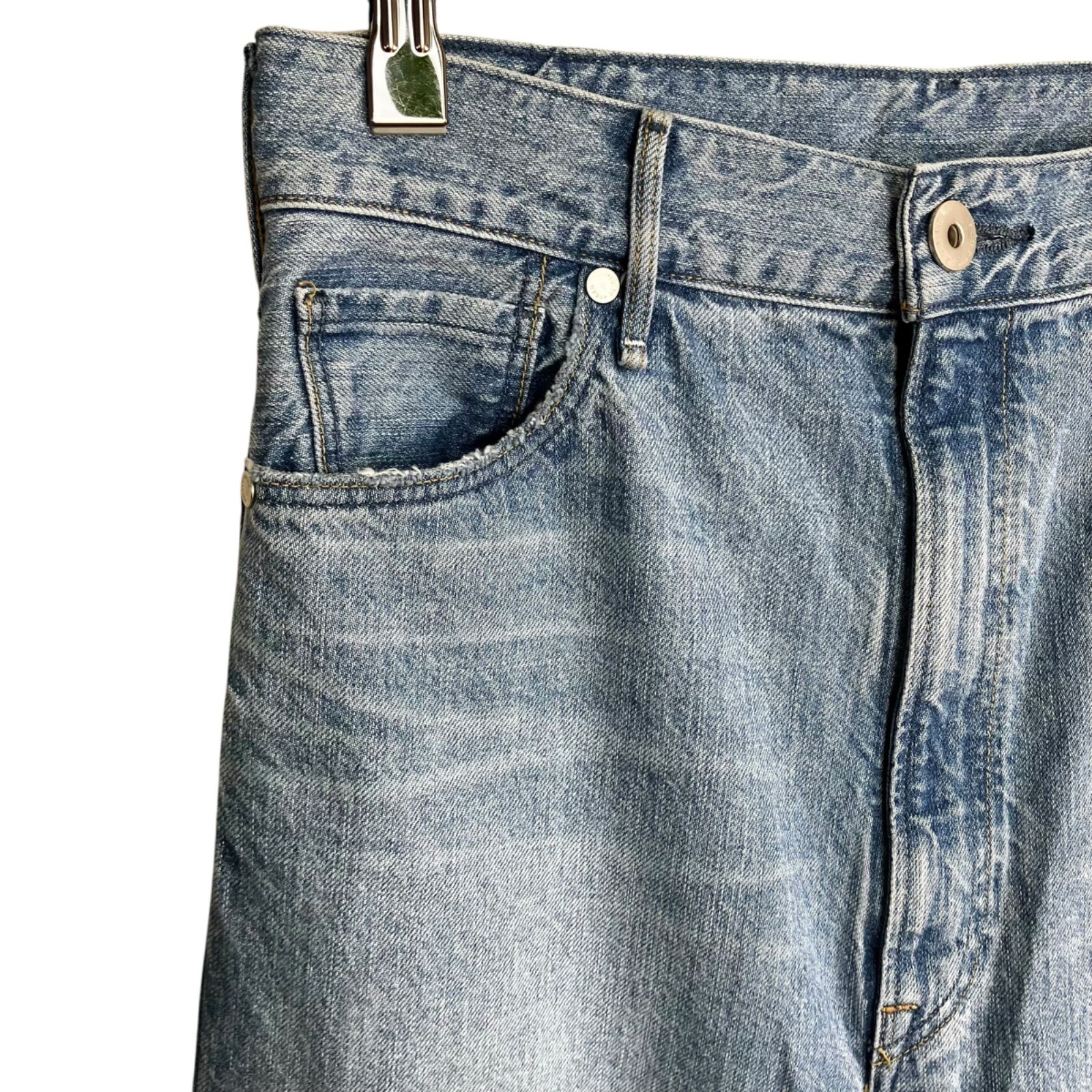 新型ワイドテーパードデニムパンツ