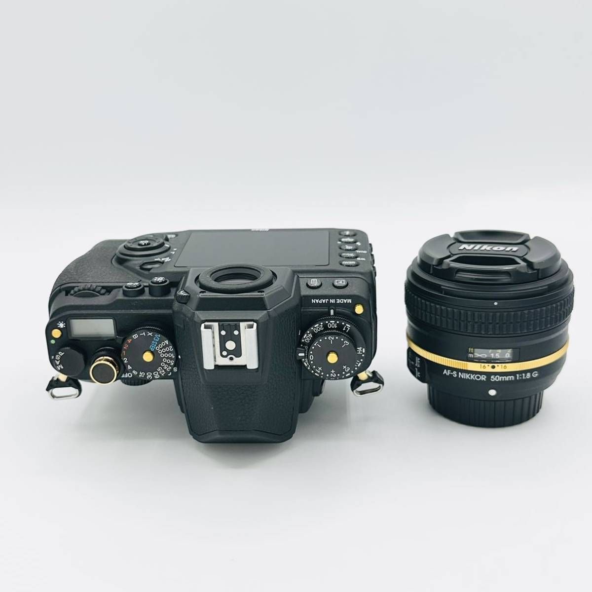 ほぼ新 4003ショット レア】Nikon デジタル一眼レフカメラ Df ブラック 50mm f/1.8G Special Gold Edition  レンズキット - メルカリ