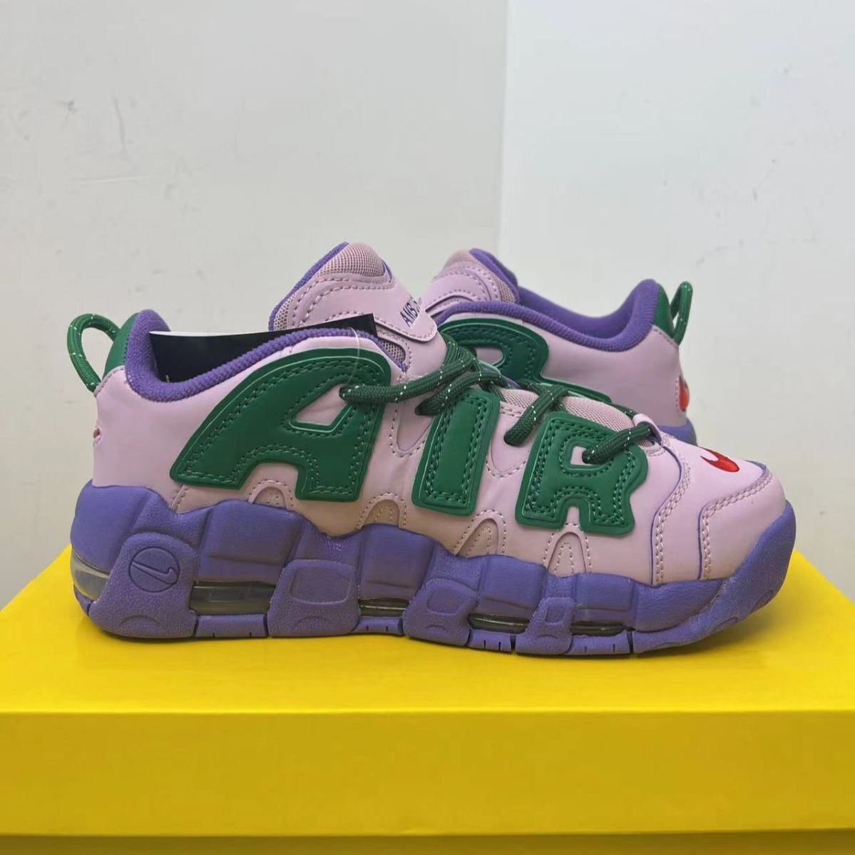 新品未使用ナイキ AMBUSH x Nike Air More Uptempo Low “Lilac スニーカー