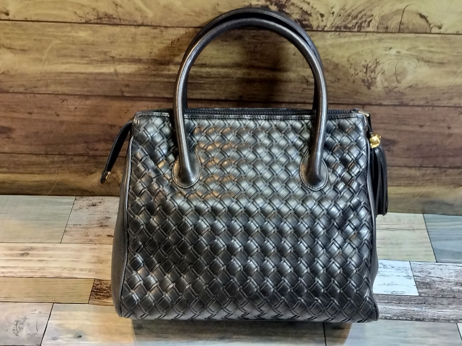BALLY バリー　イントレチャート　編み込み　ハンドバッグ　レザー　タッセル BALLY バリーイントレチャート編み込みハンドバッグレザータッセル