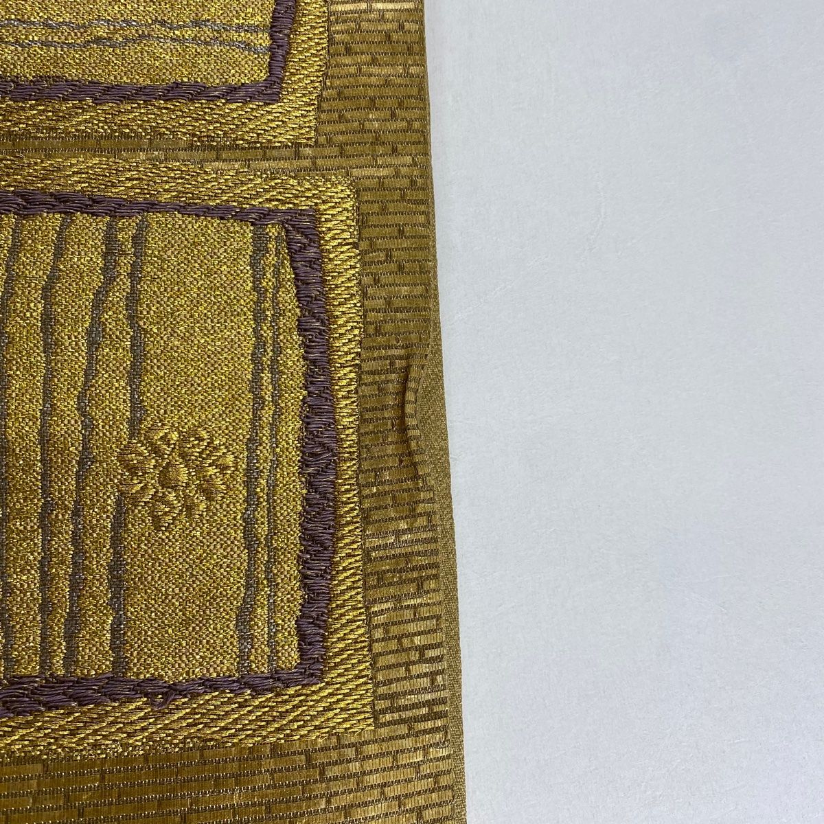 袋帯 美品 秀品 幾何学模様 花 箔 金糸 金色 六通 正絹 【中古