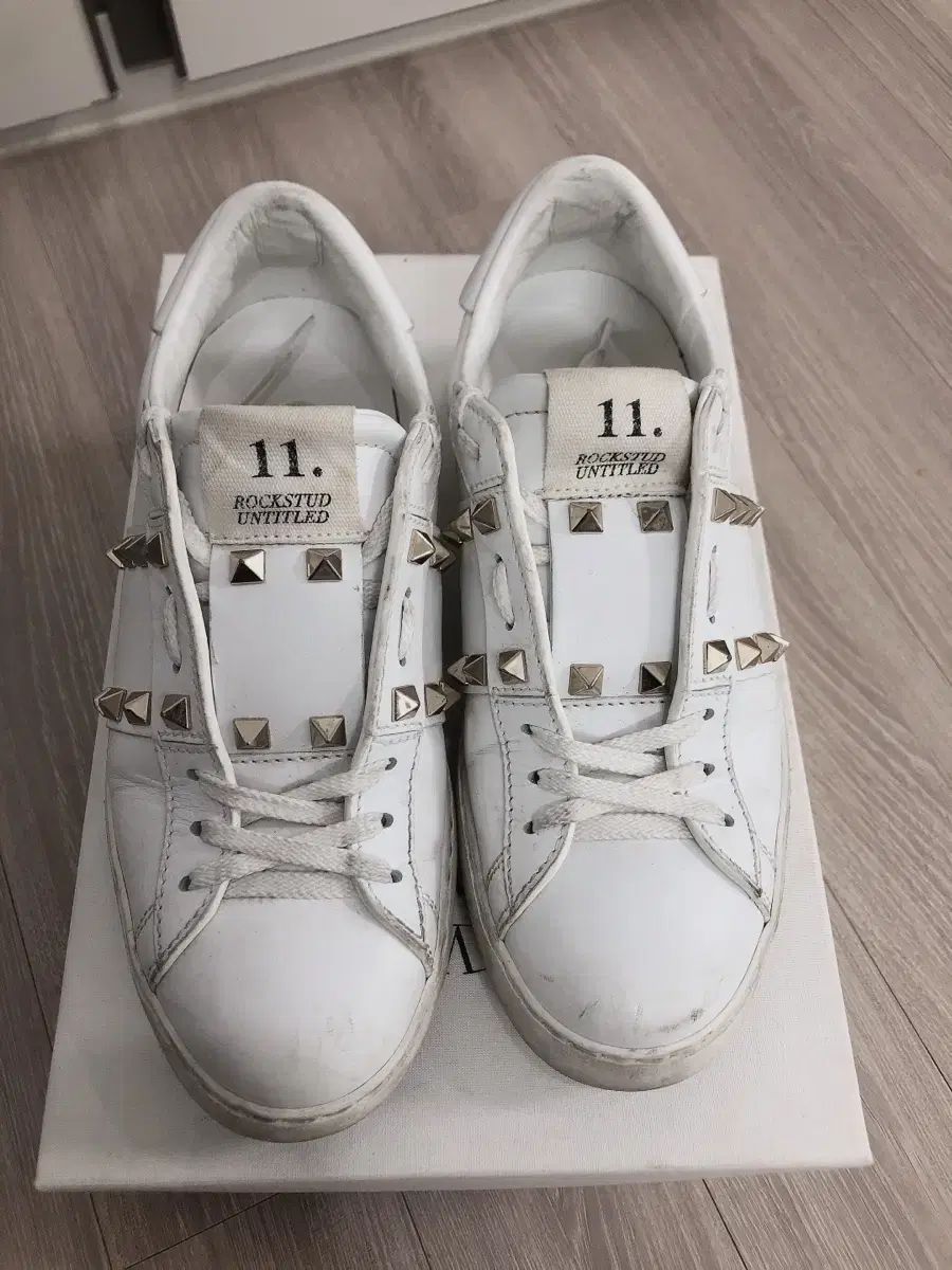VALENTINO ヴァレンティノ ラクスターン 35