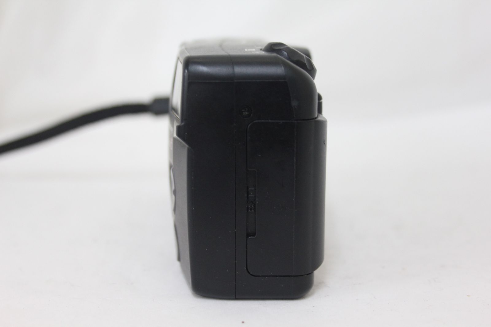 コンパクトカメラ e230