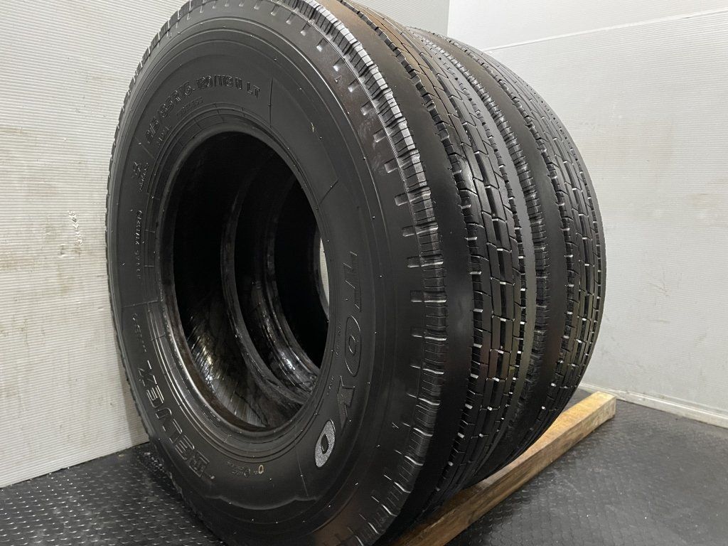値下げ トラック 冬タイヤ 2本 215 85 16 2トン 4トン 未使用 エルフ