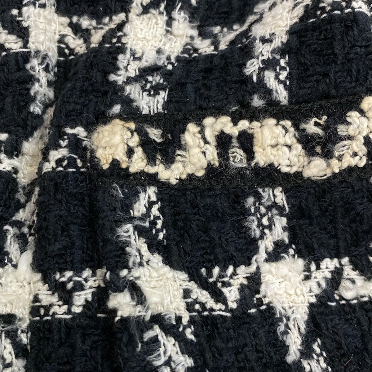 P09771 黒×アイボリー