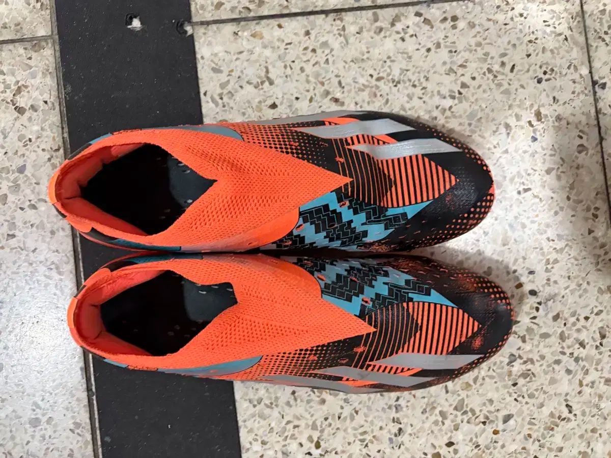 ナイキ エラスティコ フィナーレ III TF（ブラック×蛍光イエロー