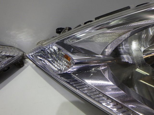 30回使用 フィットハイブリッド ヘッドライト左右 HID GP1 前期 P9604 6 コーティング 250927058 品質保証、最安値に挑戦！