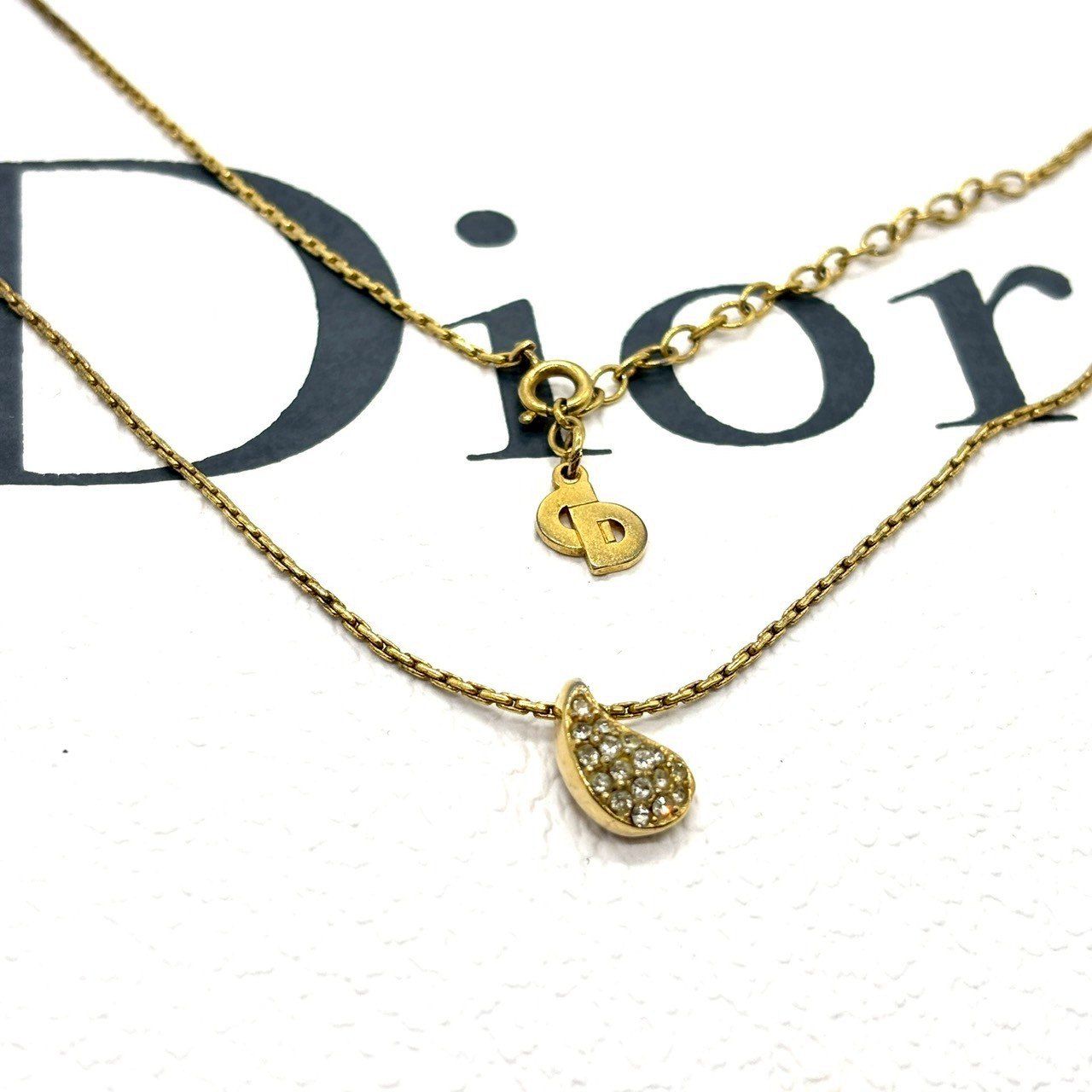 Christian Dior ディオール ストーン ティアドロップ ペンダント きらめく雫を首元に】 Christian Dior クリスチャン ディオール