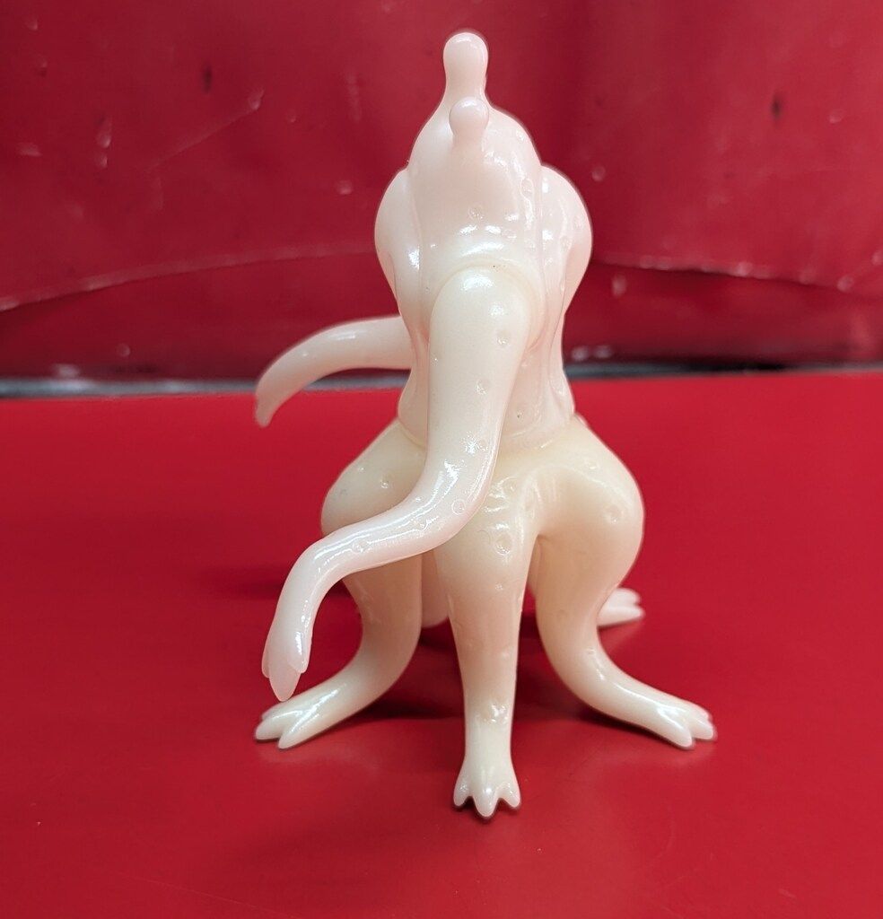 蓄光ドゴラ M1号 ドゴラ 蓄光成型/未塗装 ミドルサイズ - メルカリ