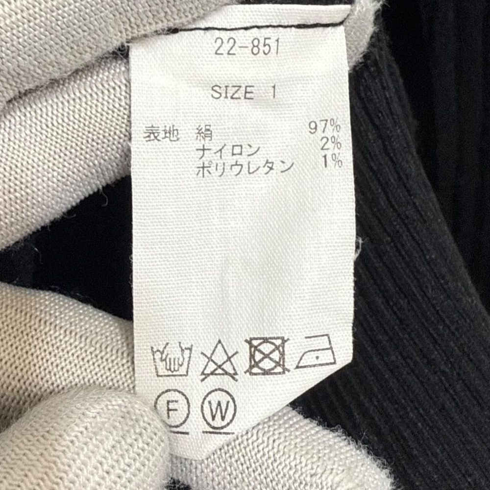美品 SUSURI ススリ シルクブ ストレッチ 長袖 ハイネック