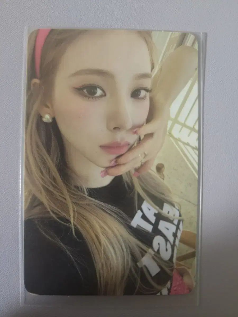 aespa カリナ MY WORLD フーディー トレカ 【公式通販】