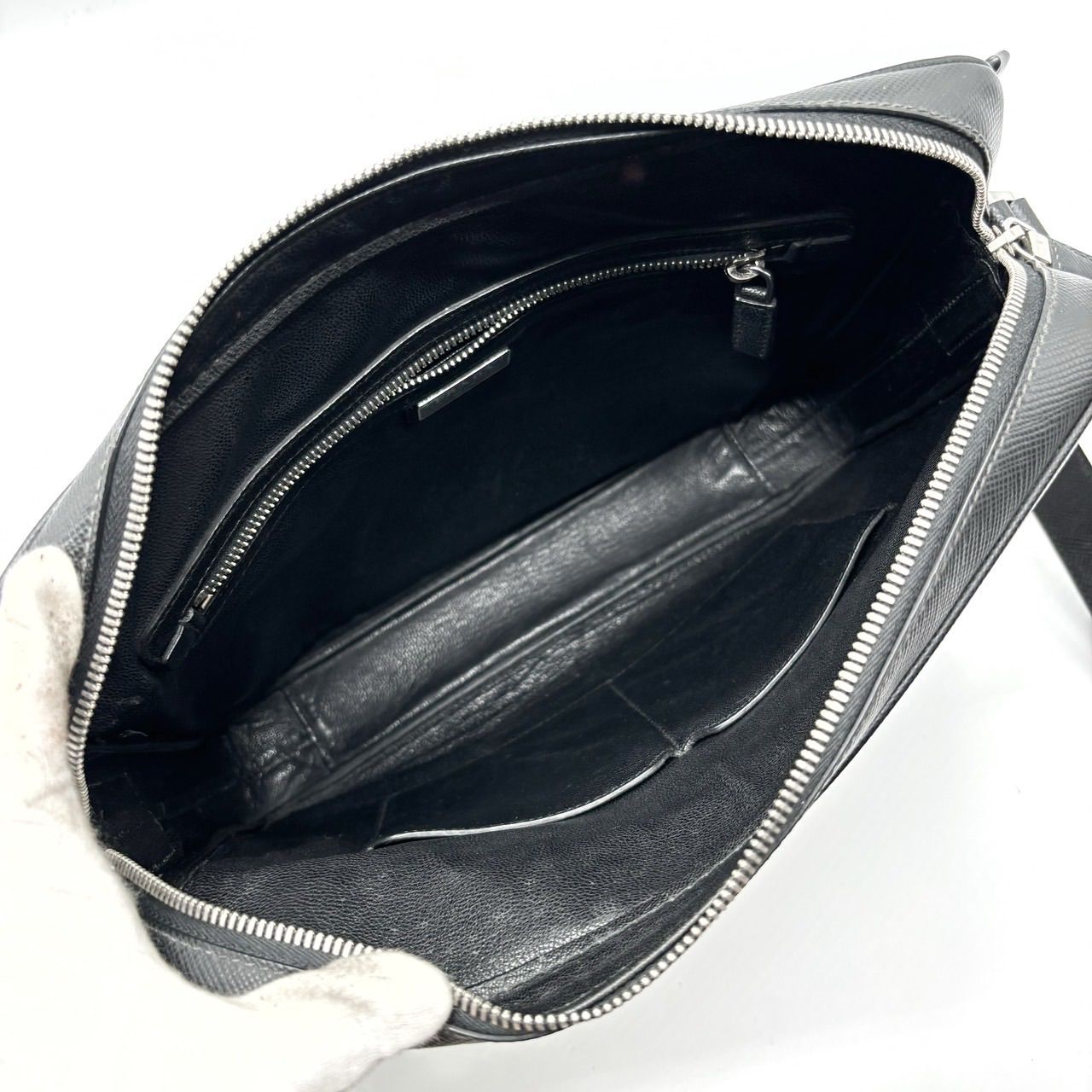 サフィアーノ レザー