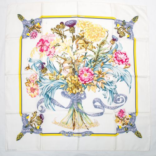 新品 未使用 エルメス シルク スカーフ カレ 40 REGINA 女王陛下 エルメス HERMES スカーフ カレ90 シルク REGINA 女王陛下 バンダナ