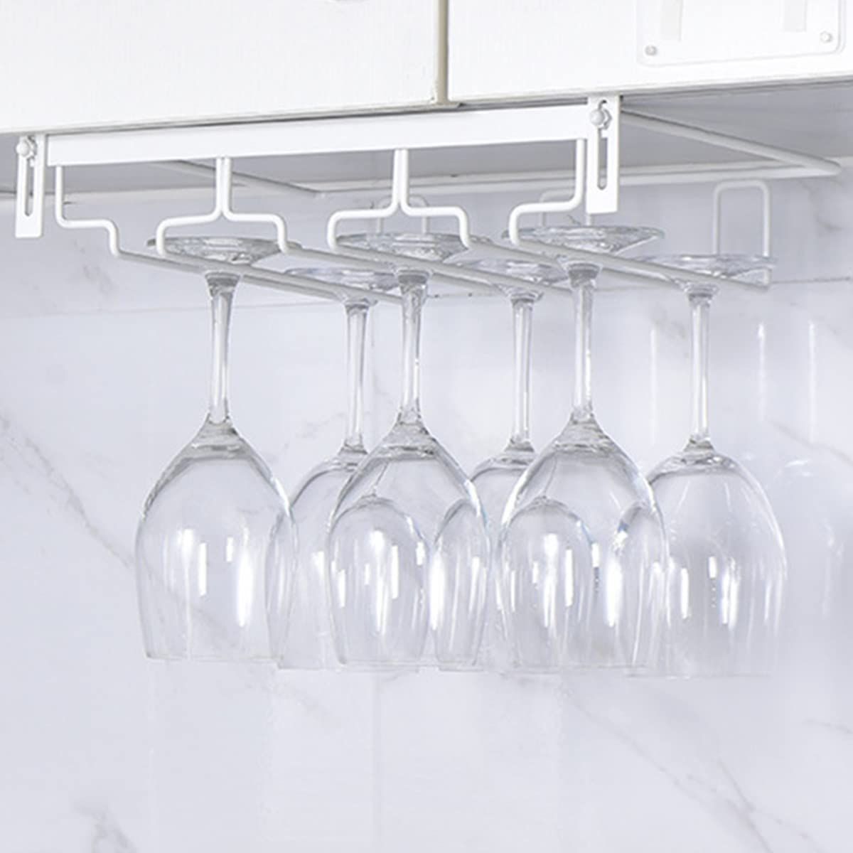 【新着商品】(ホワイト) ワイングラス収納 簡単に取り付けでき 穴あけ不要 棚厚さ調節可能 グラスホルダー 3列 吊り下げ ワイングラスハンガー ワイングラスホルダー 人気・おすすめ｜安定人気・収納便利におすすめ 期間限定割引 配送追跡可 国内発送・短納期対応
