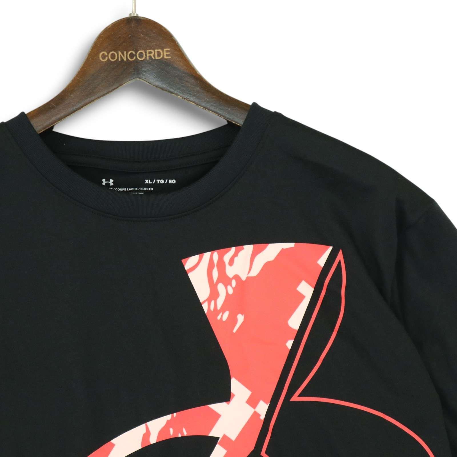 アンダーアーマー　S 新品未使用　タグ付き タグ付き アンダーアーマー Tシャツ スポーツウェア ピンク XL