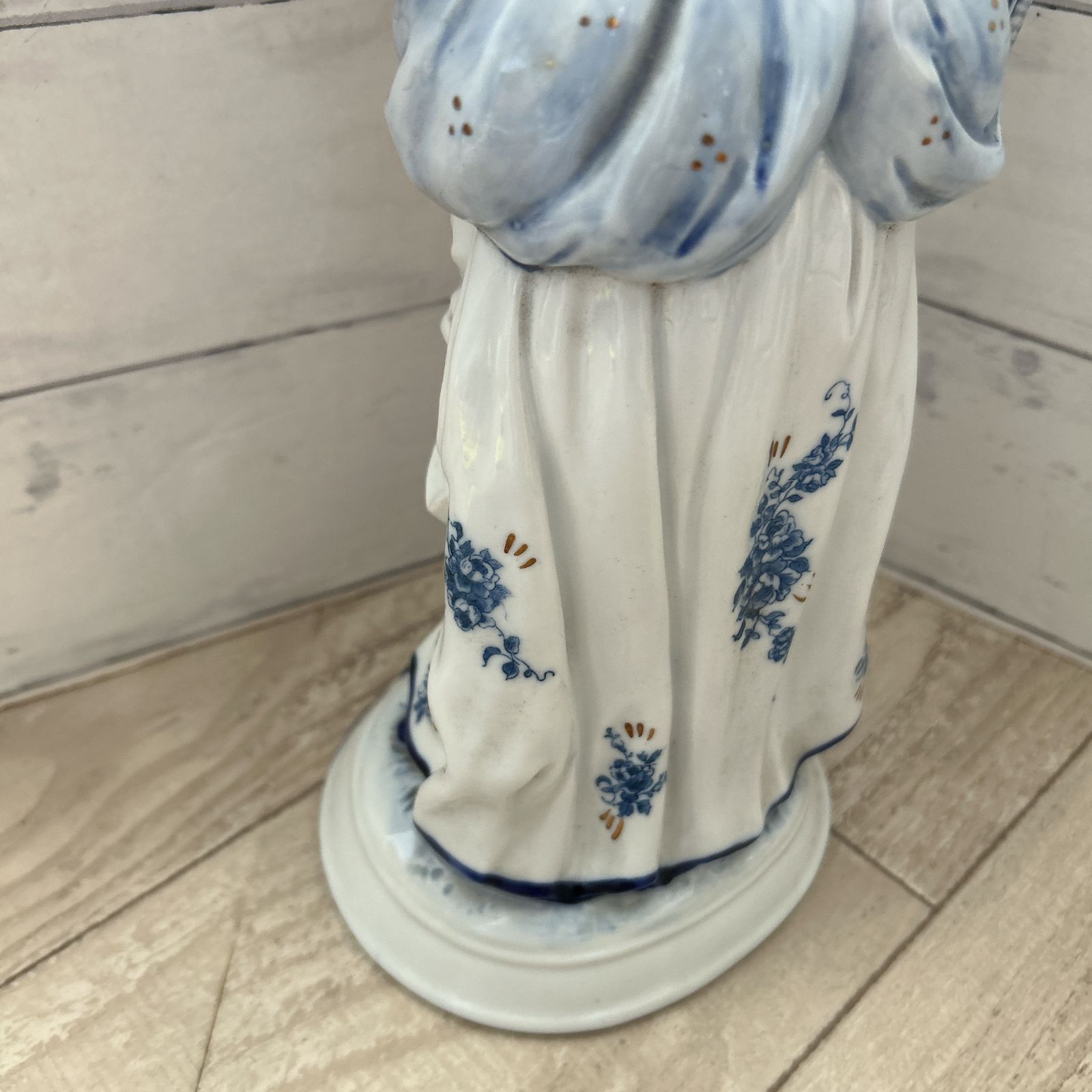 KPM ベルリン 陶磁器 ドイツアンティーク・西洋磁器 花カゴを持つ女の子 置物 KPM 陶器人形 貴婦人 ベルリン王立磁器製陶所 花籠を持つ女性