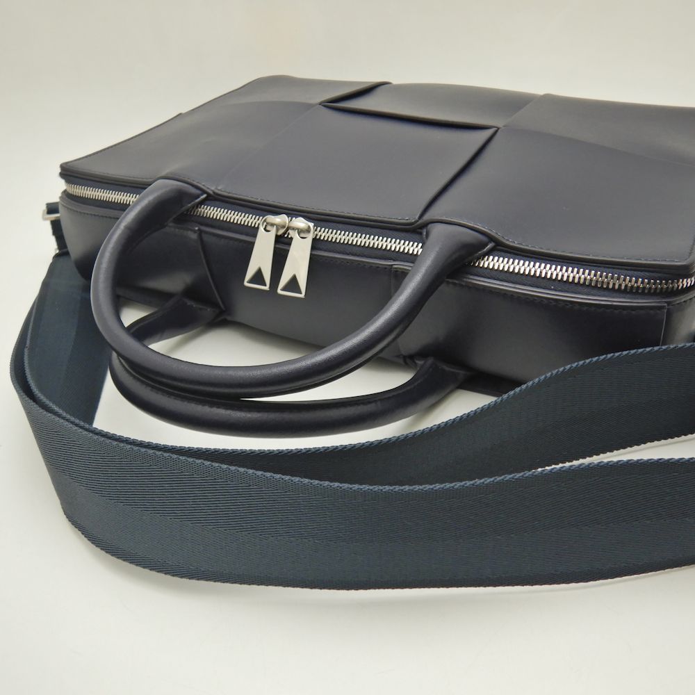 BOTTEGAVENETA ボッテガヴェネタ アルコ 680120VB1K1 ブリーフケース