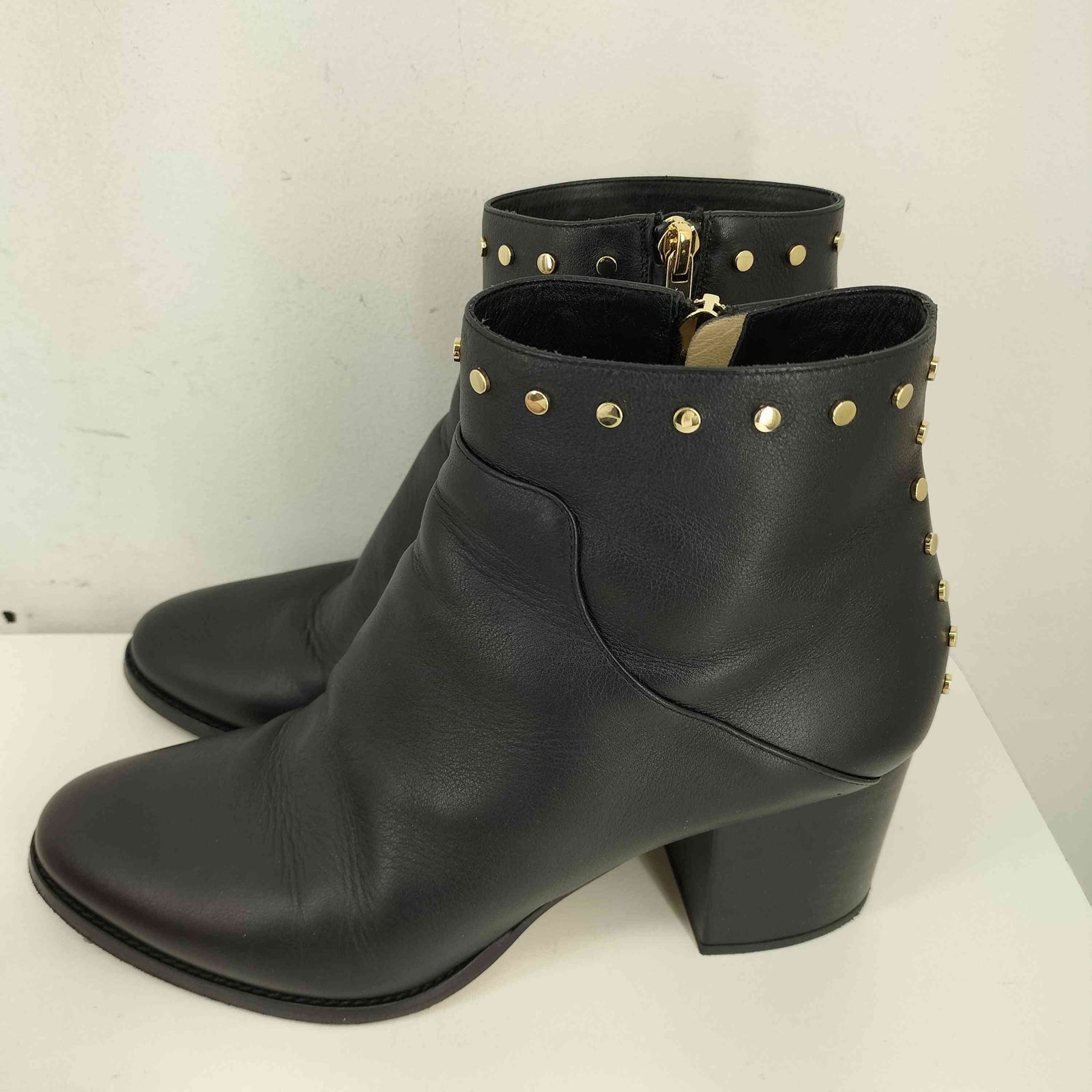 ジミーチュウ　スタッズショートブーツ ジミーチュウ JIMMY CHOO スタッズ加工 レザー ショートブーツ