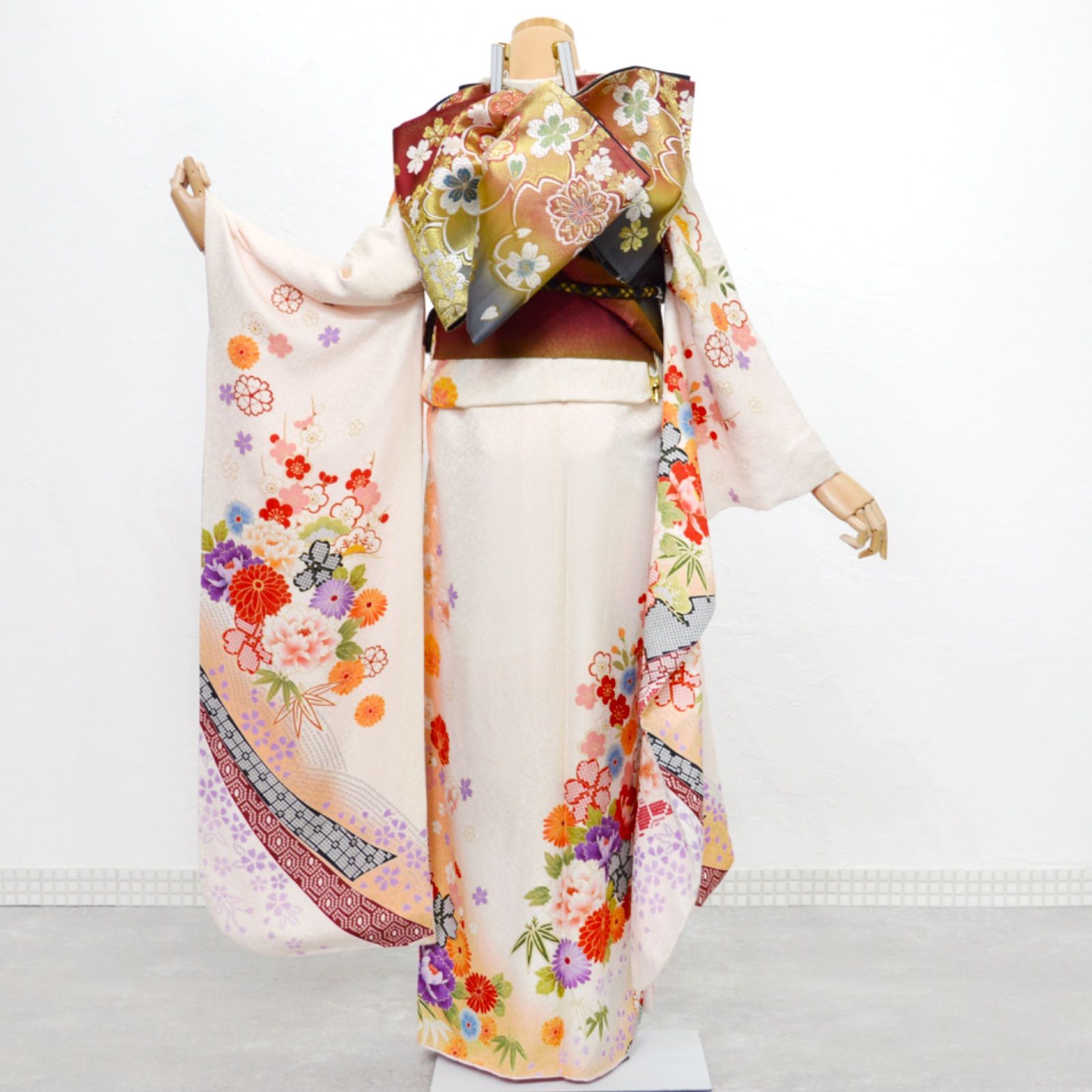 訳あり特価Used品》 正絹 振袖フルセット S〜Lサイズ 金駒刺繍 白地