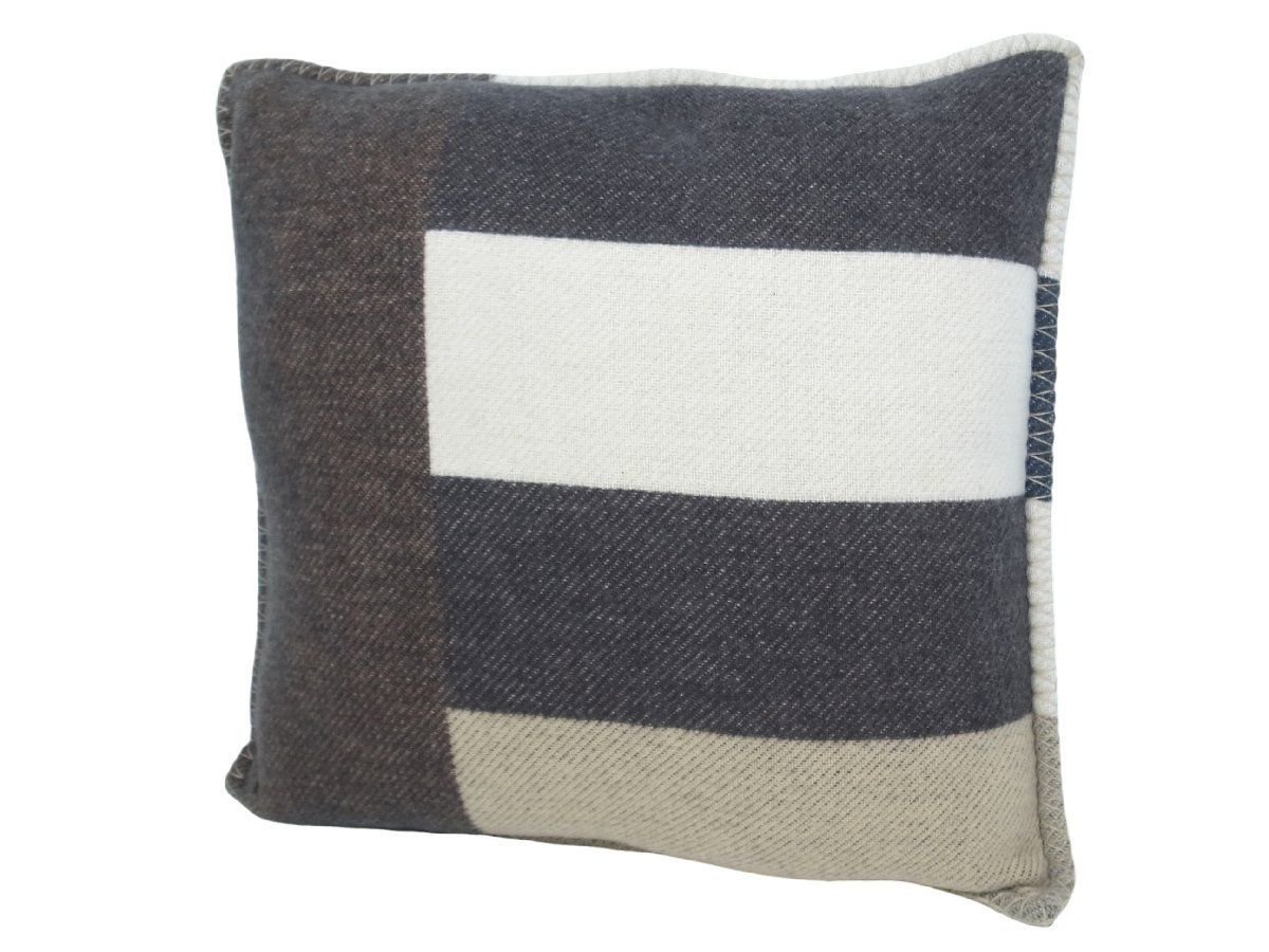 HERMES エルメス カシミヤ混 ウール Hロゴ クッション - メルカリ