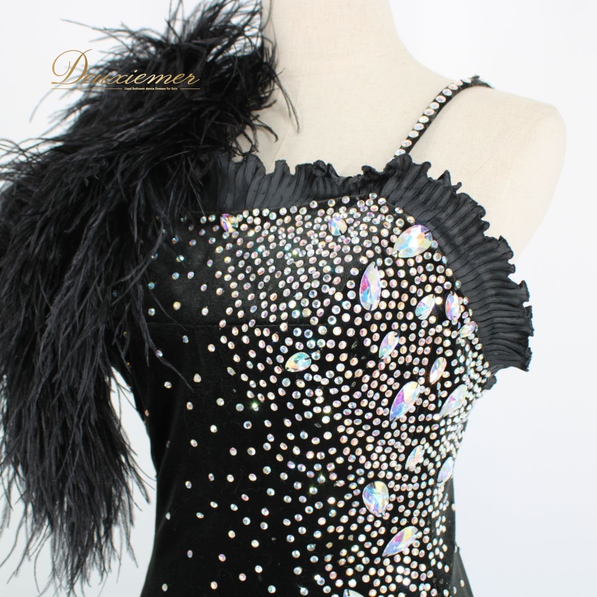 【社交ダンス衣装】ブラック dance fashion design room ラテン ドレス ワンピース 黒 ベロア ファー 羽 高級感 デモ 競技用 社交ダンス衣装】ブラック dance fashion design room ラテン