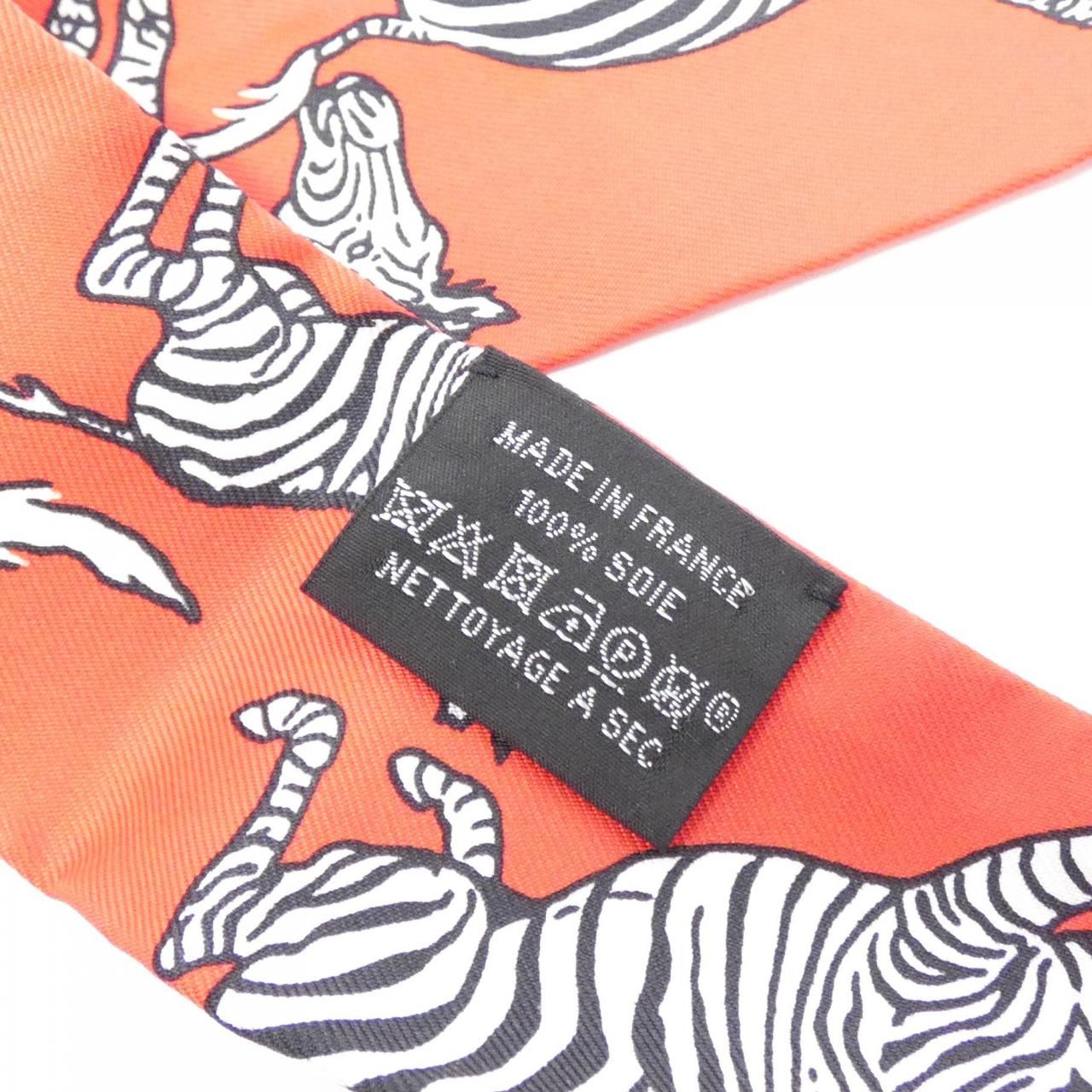 HERMES ツイリー　LES ZEBRES シマウマ柄レッド エルメス HERMES ツイリー LES ZEBRES シマウマ柄 レッド - メルカリ