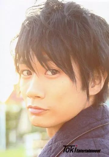 中古】生写真(男性) 馬場良馬/顔アップ・衣装黒・体左向き・背景
